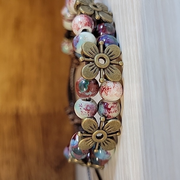 Marbled Pottery Bead Floral Charm Bracelet - Picture 1 of 8